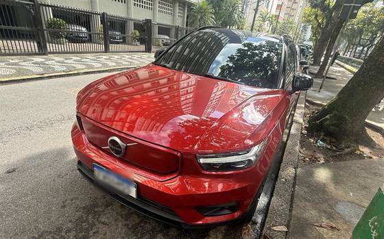 VOLVO XC40 P8 RECHARGE ELECTRIC BEV PURE AWD VOLVO XC40 P8 RECHARGE ELECTRIC BEV PURE AWD